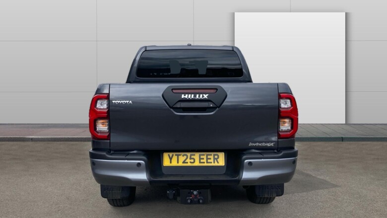 Toyota Hilux Diesel Invincible X D/Cab Pick Up 2.8 Hybrid 48V Auto